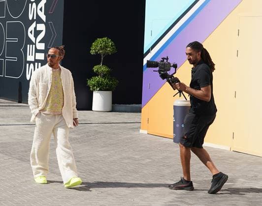 26.11.2023, Yas Marina Circuit, Abu Dhabi, Formula 1 Etihad Airways Abu Dhabi Grand Prix 2023 , im Bild Lewis Hamilton (GBR), Mercedes-AMG Petronas F1 Team Abu Dhabi Yas Marina Circuit Vereinigten Arabischen Emirate