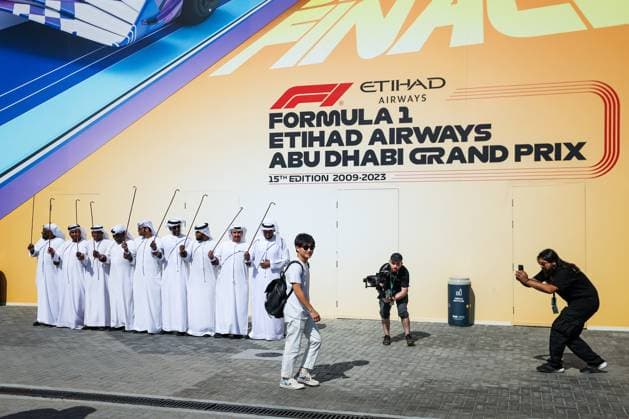 TSUNODA Yuki (jap), Scuderia AlphaTauri AT04, portrait during the 2023 Formula 1 Etihad Airways Abu Dhabi Grand Prix, 22th round of the 2023 Formula One World Championship, WM, Weltmeisterschaft from November 24 to 26, 2023 on the Yas Marina Circuit, in Abu Dhabi - F1 - ABU DHABI GRAND PRIX 2023 - RACE DPPI Panoramic  00123048_GOOD2876
