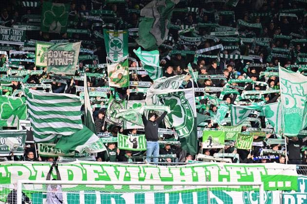 26.11.2023 - Fussball - Saison 2023 2024 - 2. Fussball - Bundesliga - 14. Spieltag: SpVgg Greuther Fürth ( Kleeblatt ) - SV Wehen Wiesbaden SVWW - Sportfoto Zink - xwoxzix - DFL regulations prohibit any use of photographs as image sequences and or quasi-video - only for editorial use - Kleeblattfans Fans Fanblock