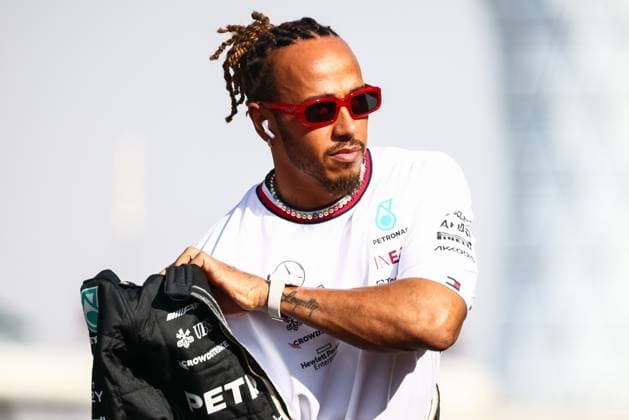 November 26, 2023, Abu Dhabi, United Arab Emirates: Lewis Hamilton of Mercedes during drivers parade ahead of Formula 1 Abu Dhabi Grand Prix at Yas Marina Circuit on November 26, 2023 in Abu Dhabi, United Arab Emirates. Abu Dhabi United Arab Emirates - ZUMAz156 0368014167st Copyright: xBeataxZawrzelx