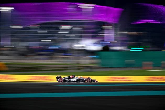 Formel 1 GP Abu Dhabi. Samstag 25.11.2023 Kevin Magnussen (DEN) Haas F1 Team; Formel 1 GP Abu Dhabi. Samstag 25.11.2023 Copyright: xBEAUTIFULxSPORTS Erlhofx