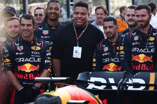 F1 Abu Dhabi Grand Prix 2023 Ronaldo ahead of the Formula 1 Abu Dhabi Grand Prix at Yas Marina Circuit in Abu Dhabi, United Arab Emirates on November 26, 2023. Abu Dhabi United Arab Emirates  Copyright: xJakubxPorzyckix originalFilename:porzycki-f1abudha231126_npA9N.jpg