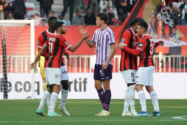 Morgan Sanson (OGC Nice) - Rasmus Schmidt Nicolaisen (Toulouse FC) FOOTBALL : OGC Nice vs Toulouse FC - Ligue 1 Uber Eats - Nice - 26 11 2023 NorbertScanella Panoramic 