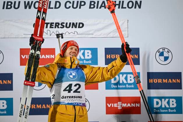 Bilder des Jahres 2023, Sport 11 November Biathlon, WC Östersund, Roman Rees gewinnt 20km Einzel Männer ÖSTERSUND 20231126 Vinnaren Roman Rees, Tyskland, jublar efter herrarnas distanslopp 20 km under världscupen i skidskytte pa Östersunds skidstadion. ÖSTERSUND SVERIGE x10040x *** ÖSTERSUND 20231126 Winner Roman Rees, Germany, celebrates after the mens 20 km distance race during the Biathlon World Cup at the Östersund Ski Stadium ÖSTERSUND SWEDEN x10040x  Copyright: xAndersxWiklund TTx SKIDSKYTTE VÄRLDSCUPEN ÖSTERSUND 2023