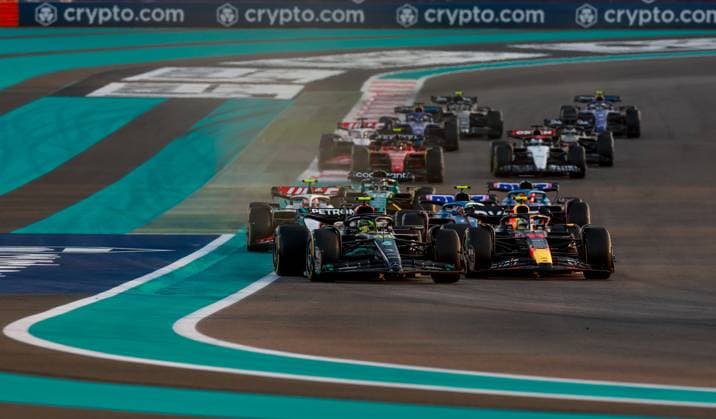 44 Lewis Hamilton (GBR, Mercedes-AMG Petronas F1 Team), 11 Sergio Perez (MEX, Oracle Red Bull Racing), F1 Grand Prix of Abu Dhabi at Yas Marina Circuit on November 26, 2023 in Abu Dhabi, United Arab Emirates. (Photo by HOCH ZWEI) Abu Dhabi United Arab Emirates