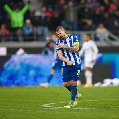 Jerome Gondorf (Karlsruher SC, 8) bejubelt das 3:1 von Budu Zivzivadze (Karlsruher SC, 11), GER, Karlsruher SC vs. 1. FC Nuernberg, Fussball, Herren, 2. Bundesliga, 14. Spieltag, Spielzeit 2023 2024, 26.11.2023, (DFL REGULATIONS PROHIBIT ANY USE OF PHOTOGRAPHS AS IMAGE SEQUENCES AND OR QUASI-VIDEO) GER, Karlsruher SC vs. 1. FC Nuernberg, Sport, Fussball, Herren, 2. Bundesliga, 14. Spieltag, Spielzeit 2023 2024, 26.11.2023, Karlsruhe