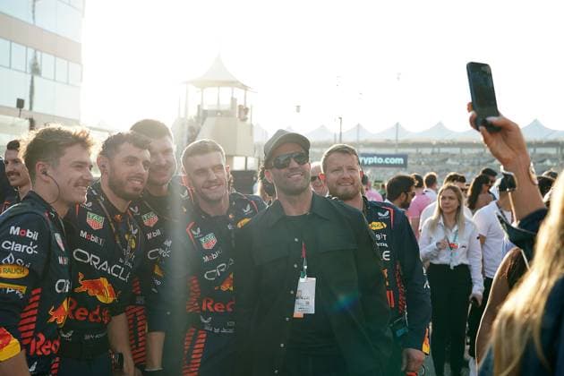 Formula 1 Etihad Airways Abu Dhabi Grand Prix 2023 26.11.2023, Yas Marina Circuit, Abu Dhabi, Formula 1 Etihad Airways Abu Dhabi Grand Prix 2023 , im Bild Schauspieler Jason Statham