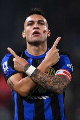 Sport Themen der Woche KW47 Sport Bilder des Tages Mg Torino 26 11 2023 - campionato di calcio serie A Juventus-Inter foto Matteo Griaudi Image nella foto: esultanza gol Lautaro Martinez 