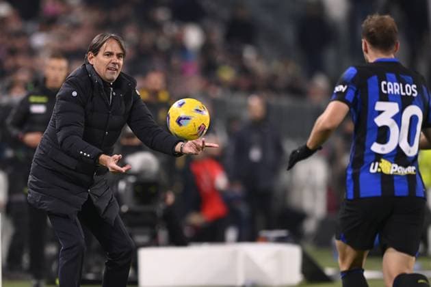 Sport Themen der Woche KW47 Foto Fabio Ferrari LaPresse 26 Novembre 2023 - Torino, Italia - - Juventus Vs Inter - Campionato italiano di calcio Serie A TIM 2023 2024 - Allianz Stadium. Nella foto: Simone Inzaghi (FC Inter) November 26, 2023 Turin, Italy - sport soccer - Juventus Vs Inter - Italian Football Championship League A TIM 2023 2024 - Allianz Stadium In the pic: Simone Inzaghi (FC Inter)  Copyright: xFabioxFerrari LaPressex