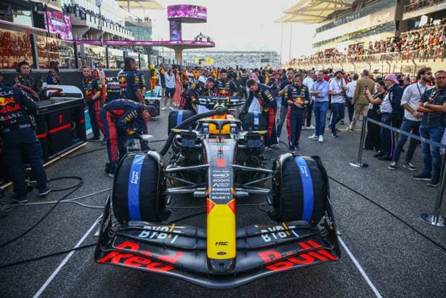 November 26, 2023, Abu Dhabi, United Arab Emirates: Max Verstappen s car is seen on a grid ahead of Formula 1 Abu Dhabi Grand Prix at Yas Marina Circuit on November 26, 2023 in Abu Dhabi, United Arab Emirates. Abu Dhabi United Arab Emirates - ZUMAz156 0368214670st Copyright: xBeataxZawrzelx