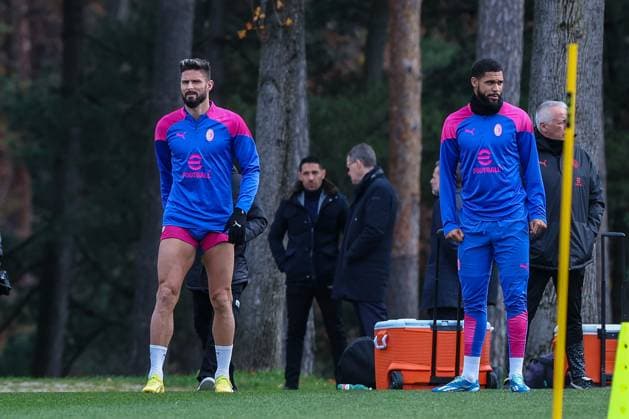 AC Milan MD-1 Training - UEFA Champions League 2023 24 - 27 11 2023 Olivier Giroud of AC Milan (L) and Ruben Loftus-Cheek of AC Milan seen in action during the AC Milan training session at Milanello Sports Center ahead of their UEFA Champions League 2023 24 Group Stage F match against Borussia Dortmund at Centro Sportivo Milanello, Carnago, Italy on November 27, 2023 - Photo FCI Fabrizio Carabelli Copyright: xBEAUTIFULxSPORTS Carabellix