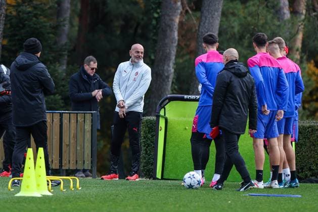 AC Milan MD-1 Training - UEFA Champions League 2023 24 - 27 11 2023 Stefano Pioli Head Coach of AC Milan seen during the AC Milan training session at Milanello Sports Center ahead of their UEFA Champions League 2023 24 Group Stage F match against Borussia Dortmund at Centro Sportivo Milanello, Carnago, Italy on November 27, 2023 - Photo FCI Fabrizio Carabelli Copyright: xBEAUTIFULxSPORTS Carabellix