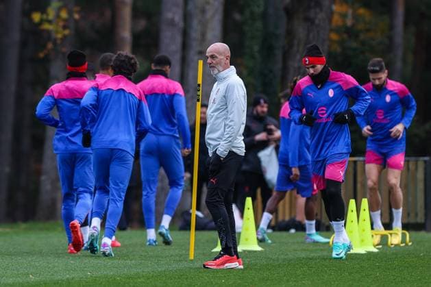 Stefano Pioli Head Coach of AC Milan seen during the AC Milan training session at Milanello Sports Center ahead of their UEFA Champions League 2023 24 Group Stage F match against Borussia Dortmund at Centro Sportivo Milanello, Carnago, Italy on November 27, 2023  Copyright: xFabrizioxCarabelli IPAxSportx xix xx IPA_41893104 IPA_Agency_IPA41893104