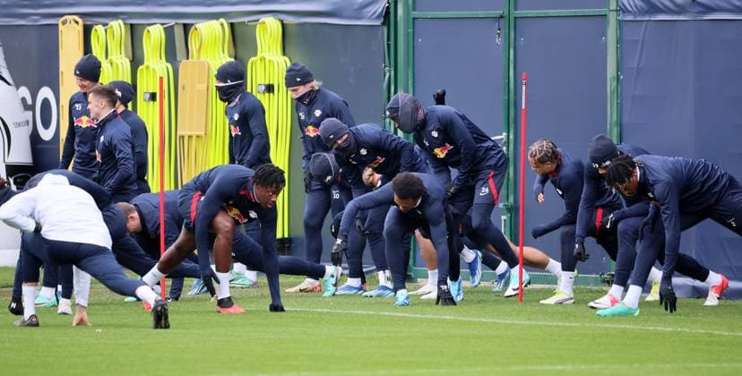 RB Leipzig Training Champions League Leipzig, 27.11.2023, RB Trainingszentrum, UEFA Champions League , RB Leipzig - Abschlusstraining am Vortag von Manchester City vs. RBL , Im Bild: Mannschaft von RB Leipzig ,