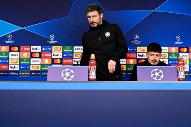 Media activities R Antwerp FC - Champions League 27 11 2023 HAMBURG, GERMANY - NOVEMBER 27 : Mark van Bommel and Muja Arbnor forward of Antwerp FC pictured during a press conference, PK, Pressekonferenz prior to the UEFA Champions League match between FC Shaktar Donetsk and Royal Antwerp FC on November 27, 2023 in Hamburg, Germany, 27 11 2023 Hamburg Germany  Copyright: xPeterxDexVoechtx