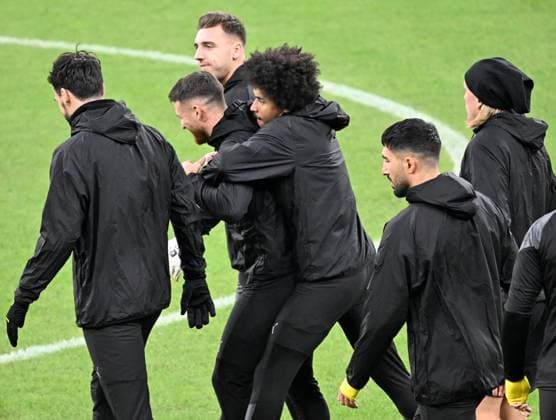 November 27, 2023, Milan, Italy: Borussia Dortmund players attend a training session at the Giuseppe Meazza stadium in MIlan, Italy, 27 Novembre 2023. Dortmund will play against AC MIlan on 28 Nvvembre in their UEFA Champions League group F soccer match. ANSA DANIEL DAL ZENNARO Borussia Dortmund training session  - ZUMAa110 20231127_zaf_a110_014 Copyright: xDanielxDalxZennarox