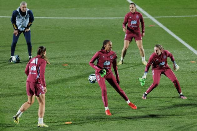 Sport Themen der Woche KW48 Sport Bilder des Tages November 27, 2023, LAS ROZAS, MADRID, SPAIN: Salma Paralluelo is seen during the training day of the Spanish Women Team at Ciudad de Futbol on november 27, 2023, in Las Rozas, Madrid, Spain. LAS ROZAS SPAIN - ZUMAa181 20231127_zaa_a181_006 Copyright: xGuillermoxMartinezx