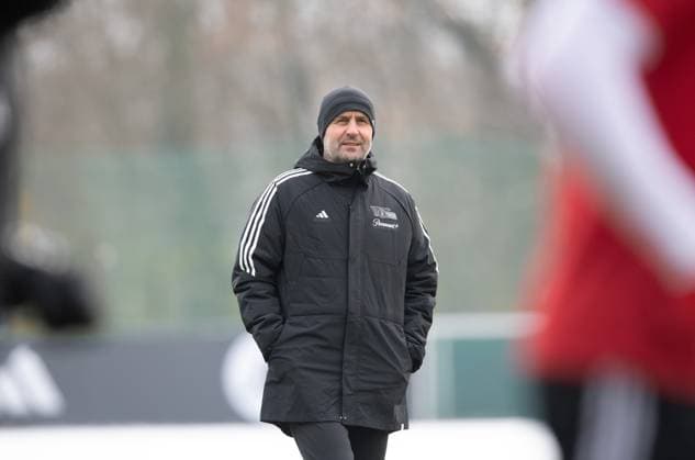 Fussball, Herren, Saison 2023 2024, Champions League, Training des 1. FC Union Berlin am Stadion An der Alten Försterei am Tag vor dem Spiel gegen den SC Braga, Trainer Nenad Bjelica (1. FC Union Berlin), 28.11. 2023, Copyright: xSebastianxRäppold MatthiasxKochx
