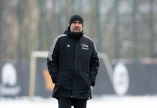 Fussball, Herren, Saison 2023 2024, Champions League, Training des 1. FC Union Berlin am Stadion An der Alten Försterei am Tag vor dem Spiel gegen den SC Braga, Trainer Nenad Bjelica (1. FC Union Berlin), 28.11. 2023, Copyright: xSebastianxRäppold MatthiasxKochx