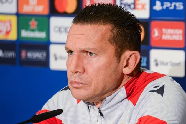 27.11.2023, Bern, Stadion Wankdorf, Crvena Zvezda practice, head coach Barak Bakhar Bern Stadion Wankdorf Bern Switzerland Copyright: xJustPictures.ch LuigixRizzox jp-en-LuRi-LR2_3785 20231127