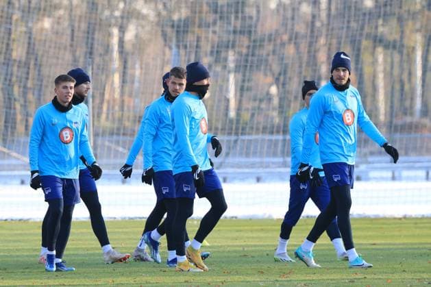 DEU, DFL, 2. FBL Hertha BSC, Training, 28.11.2023, Sportforum, Berlin, DEU, DFL, 2. FBL Hertha BSC, Training, im Bild Hertha-Spielerkreis DFL - regulations prohibit any use of Photographs as image sequences and or quasi-video Foto: Juergen Engler nordphoto GmbH