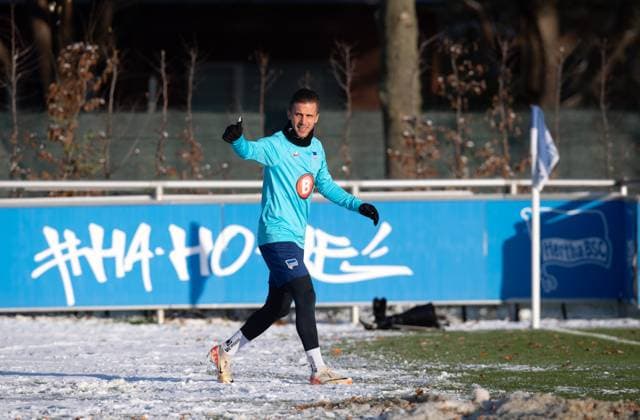 Fussball, Herren, Saison 2023 24, 2. Bundesliga, Hertha BSC, Training, Peter Pekarik (Hertha BSC), 28.11. 2023,