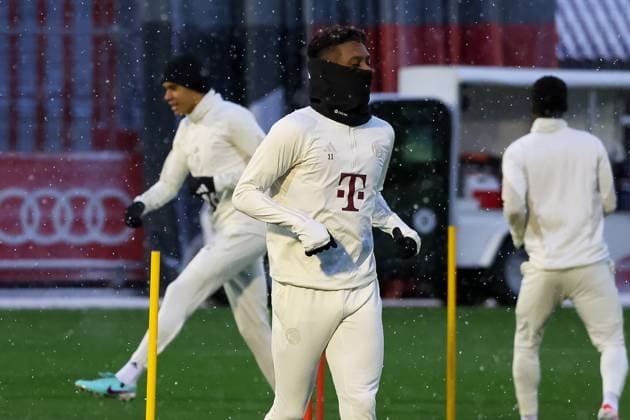 Kingsley Coman (FC Bayern Muenchen, 11) beim Training im Schnee, eingemummt, kalt, Muetze, Tuch, Abschlusstraining. FC Bayern Muenchen, Fussball, UEFA Champions League, Vorrunde, 5. Spieltag, Saison 23 24, 28.11.2023, Abschlusstraining. FC Bayern Muenchen, Fussball, UEFA Champions League, Vorrunde, 5. Spieltag, Saison 23 24, 28.11.2023 Muenchen Copyright: xEibner-Pressefoto JennixMaulx EP_JML