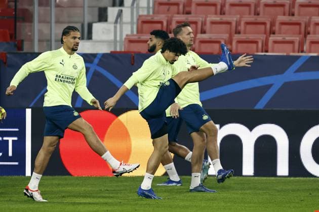 SEVILLA - (l-r) Armando Obispo of PSV Eindhoven, Andre Ramalho of PSV Eindhoven, Luuk de Jong of PSV Eindhoven during the MD-1 training session prior to the UEFA Champions League group B match against Sevilla FC at the Estadio Ramon Sanchez-Pizjuan on November 28, 2023 in Seville, Spain. ANP MAURICE VAN STEEN UEFA Champions League 2023 24 2023 2024 xVIxANPxSportx xxANPxIVx 484954686 originalFilename: 484954686.jpg