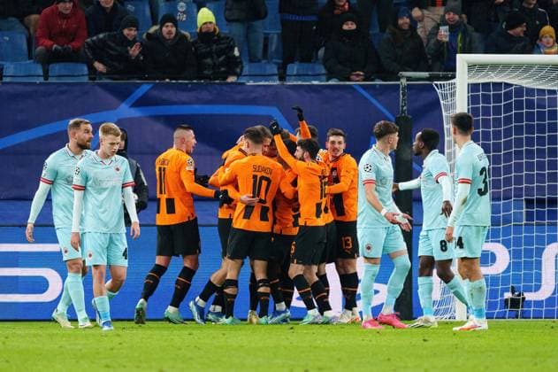 Torjubel Schachtar Donezk nach Tor zum 1:0 Mykola Matvienko (Schachtar Donezk, 22) GER, Schachtar Donezk vs. Royal Antwerpen FC, Fussball, Champions League, Gruppe H, Spieltag 5, Saison 2023 2024, 28.11.2023 GER, Schachtar Donezk vs. Royal Antwerpen FC, Fussball, Champions League, Gruppe H, Spieltag 5, Saison 2023 2024, 28.11.2023 Hamburg Copyright: xEibner-Pressefoto MarcelxvonxFehrnx EP_MFN
