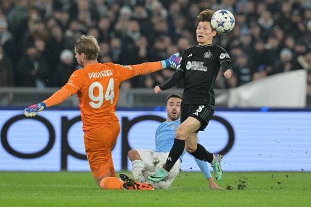 Foto Alfredo Falcone LaPresse 28 Novembre 2023 - Roma, Italia - calcio - Lazio vs Celtic - Uefa Champions League 2023-2024 Girone E - Stadio Olimpico di Roma. Nella foto:Ivan Provedel (94 SS Lazio) Kyogo Furuhashi (Celtic FC) Foto Alfredo Falcone LaPresse November 28, 2023 Rome, Italy - sport, soccer - Lazio vs Celtic - Uefa Champions League 2023-2024 Group E - Olimpic Stadium & xee;n Rome. In the pic: Ivan Provedel (94 SS Lazio) Kyogo Furuhashi (Celtic FC)  Copyright: xAlfredoxFalcone LaPressex