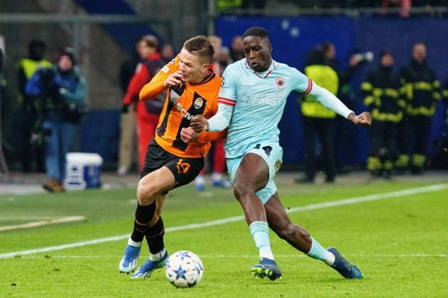 Danylo Sikan (Schachtar Donezk, 14), Soumaila Coulibaly (Royal Antwerpen FC, 44) GER, Schachtar Donezk vs. Royal Antwerpen FC, Fussball, Champions League, Gruppe H, Spieltag 5, Saison 2023 2024, 28.11.2023 GER, Schachtar Donezk vs. Royal Antwerpen FC, Fussball, Champions League, Gruppe H, Spieltag 5, Saison 2023 2024, 28.11.2023 Hamburg Copyright: xEibner-Pressefoto MarcelxvonxFehrnx EP_MFN