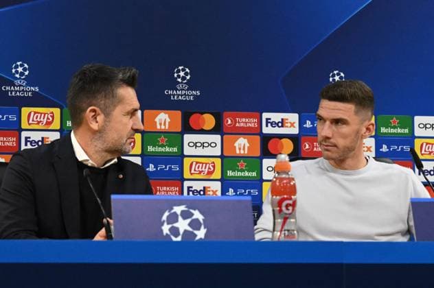 Fussball, Herren, Saison 2023 2024, UEFA Champions League (Gruppe C, 5. Spieltag), SC Sporting Braga - 1. FC Union Berlin, Pressekonferenz des 1. FC Union am Tag vor dem Spiel, v. l. Trainer Nenad Bjelica (1. FC Union Berlin), Robin Gosens (1. FC Union Berlin), 28.11. 2023, Copyright: xMatthiasxKochx