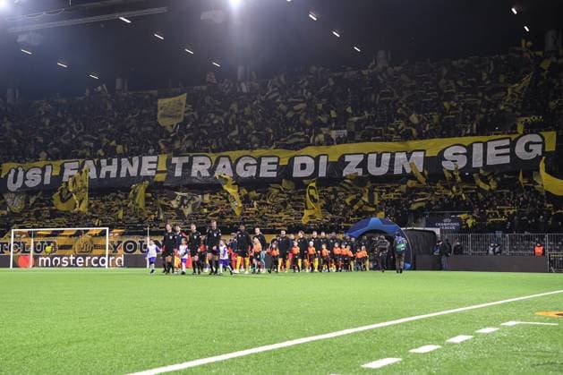 BERN, SWITZERLAND - NOVEMBER 28: Young Boys and Crvena zvezda enter the field during the UEFA Champions League Group Stage match between BSC Young Boys and FK Crvena zvezda at Stadion Wankdorf on November 28, 2023 in Bern, Switzerland. Bern Stadion Wankdorf Bern Switzerland Copyright: xJustPictures.ch ManuelxWinterbergerx jp-en-EuSpIm-Y.Boys_Crvena_28Nov2023_00009