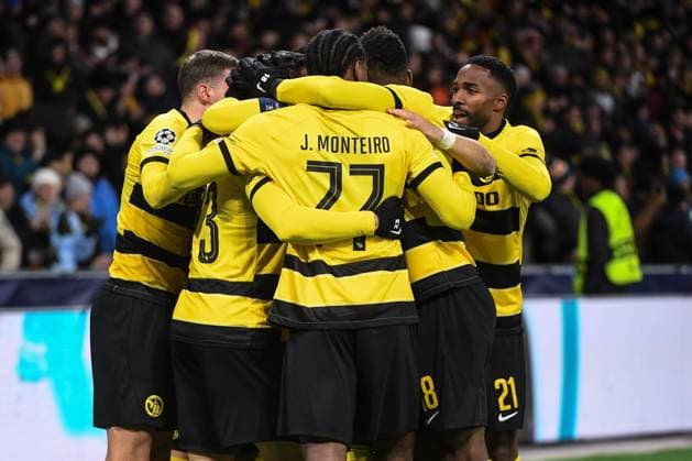 BERN, SWITZERLAND - NOVEMBER 28: Loris Benito of Young (C) Boys celebrates goal with team during the UEFA Champions League Group Stage match between BSC Young Boys and FK Crvena zvezda at Stadion Wankdorf on November 28, 2023 in Bern, Switzerland. Bern Stadion Wankdorf Bern Switzerland Copyright: xJustPictures.ch ManuelxWinterbergerx jp-en-EuSpIm-Y.Boys_Crvena_28Nov2023_00015