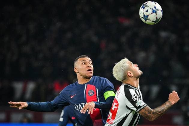 November 28, 2023, Paris, France, France: Kylian MBAPPE of PSG and Bruno GUIMARAES of Newcastle during the UEFA Champions League group F match between Paris Saint-Germain and Newcastle United FC at Parc des Princes Stadium on November 28, 2023 in Paris, France. Paris France - ZUMAm308 20231128_zsp_m308_001 Copyright: xMatthieuxMirvillex