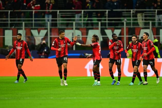 Italy, Mailand, 28.11.2023, San Siro Stadium, AC Milan-Borussia Dortmund - UEFA Champions League 2023 2024 - Group F, Samuel Chukwueze of AC Milan celebrates after scoring his team s first goal with team mates Milan San Siro Stadium Lombardy Italy