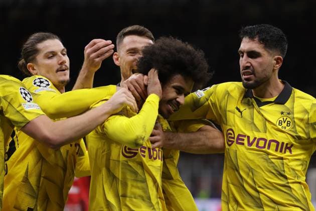 AC Milan v Borussia Dortmund - UEFA Champions League - Group F - Giuseppe Meazza November 28, 2023, Milan: Milan, Italy, 28th November 2023. Karim Adeyemi of Borussia Dortmund celebrates with team mates after scoring to give the side a 3-1 lead during the UEFA Champions League match at Giuseppe Meazza, Milan. (Credit Image: Ã‚Â Jonathan Moscrop Sportimage Cal Media) Milan EDITORIAL USE ONLY Copyright: xx ZUMA-20231128_faf_si1_178.jpg JonathanxMoscropx csmphotothree204847