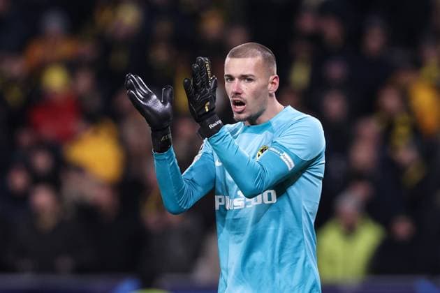 BERN, SWITZERLAND - NOVEMBER 28: goalkeeper Anthony Racioppi of Young Boys during the UEFA Champions League Group Stage match between BSC Young Boys and FK Crvena zvezda at Stadion Wankdorf on November 28, 2023 in Bern, Switzerland. Bern Stadion Wankdorf Bern Switzerland Copyright: xJustPictures.ch LuigixRizzox jp-en-EuSpIm-Y.Boys_Crvena_28Nov2023_00040