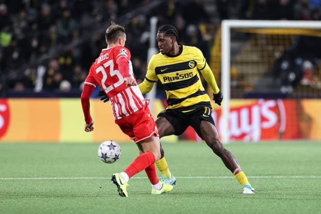 BERN, SWITZERLAND - NOVEMBER 28: Joel Monteiro of Young Boys (R) against Milan Rodic of Crvena zvezda (L) during the UEFA Champions League Group Stage match between BSC Young Boys and FK Crvena zvezda at Stadion Wankdorf on November 28, 2023 in Bern, Switzerland. Bern Stadion Wankdorf Bern Switzerland Copyright: xJustPictures.ch LuigixRizzox jp-en-EuSpIm-Y.Boys_Crvena_28Nov2023_00045