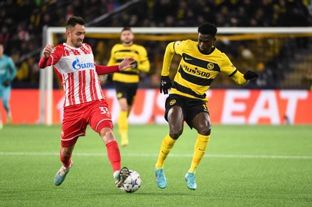 BERN, SWITZERLAND - NOVEMBER 28: Srdjan Mijailovic of Crvena zvezda (L) against Ebrima Colley of Young Boys (R) during the UEFA Champions League Group Stage match between BSC Young Boys and FK Crvena zvezda at Stadion Wankdorf on November 28, 2023 in Bern, Switzerland. Bern Stadion Wankdorf Bern Switzerland Copyright: xJustPictures.ch ManuelxWinterbergerx jp-en-EuSpIm-Y.Boys_Crvena_28Nov2023_00055