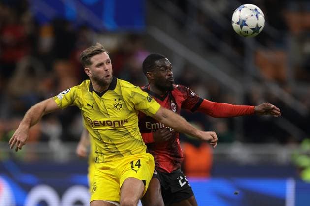 AC Milan v Borussia Dortmund - UEFA Champions League - Group F - Giuseppe Meazza November 28, 2023, Milan: Milan, Italy, 28th November 2023. Niclas Fullkrug of Borussia Dortmund clashes with Fikayo Tomori of AC Milan during the UEFA Champions League match at Giuseppe Meazza, Milan. (Credit Image: Ã‚Â Jonathan Moscrop Sportimage Cal Media) Milan EDITORIAL USE ONLY Copyright: xx ZUMA-20231128_faf_si1_320.jpg JonathanxMoscropx csmphotothree204986