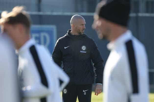 SOCCER - UEFA EL, Sturm vs Czestochowa GRAZ,AUSTRIA,29.NOV.23 - SOCCER - UEFA, group stage, SK Sturm Graz vs Rakow Czestochowa, preview, training Sturm. Image shows head coach Christian Ilzer (Sturm).  GEPAxpictures xChrisxBauer