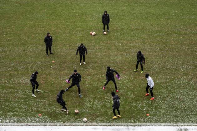 231129 Players in action during a training session with Häcken on November 29, 2023 in Gothenburg. Photo: Mathias Bergeld BILDBYRAN kod MB MB0784 fotboll football soccer fotball uefa europa league träning practice training häcken bbeng snö vinter snow Copyright: MATHIASxBERGELD BB231129MB016