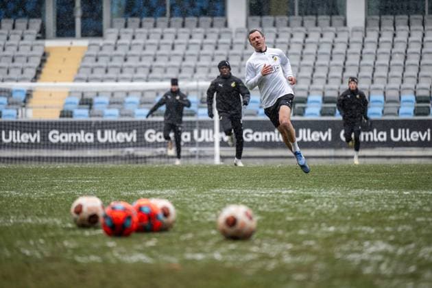 231129 Even Hovland during a training session with Häcken on November 29, 2023 in Gothenburg. Photo: Mathias Bergeld BILDBYRAN kod MB MB0784 fotboll football soccer fotball uefa europa league träning practice training häcken bbeng Copyright: MATHIASxBERGELD BB231129MB037