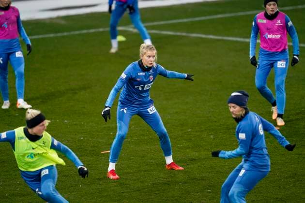 Sport Themen der Woche KW48 Sport Bilder des Tages Damelandslaget i fotball Oslo 20231129. Ada Hegerberg under trening for kampene mot Portugal og osterrike Foto: Terje Pedersen NTB Oslo Norge EDITORIAL USE ONLY. RESTRICTED USE FOR BETTING COMPANIES Ref:5qtSQHS7Dxk.jpg  Copyright: xTerjexPedersenx xNTBx