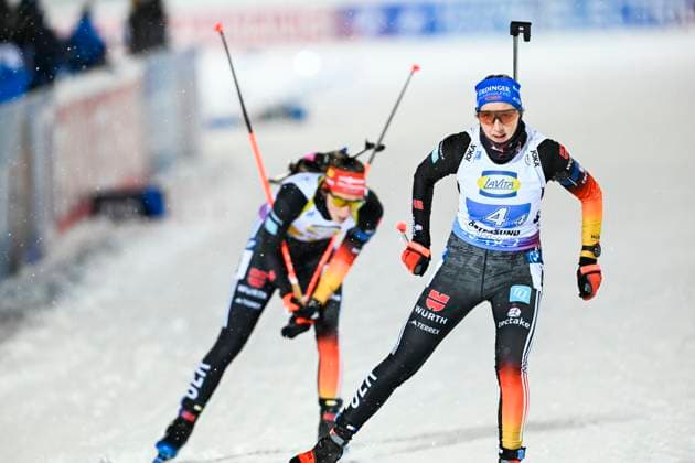 Bilder des Jahres 2023, Sport 11 November Sport Themen der Woche KW48 Sport Bilder des Tages ÖSTERSUND 20231129 Tysklands Franziska Preuss gar in pa sista varvet efter växling fran Vanessa Voigt under damernas stafett 4x6 km under världscupen i skidskytte pa Östersunds skidstadion. ÖSTERSUND SVERIGE x10050x *** ÖSTERSUND 20231129 Germanys Franziska Preuss enters the last lap after changing from Vanessa Voigt during the womens 4x6 km relay at the Biathlon World Cup at Östersunds ski stadium ÖSTERSUND SWEDEN x10050x  Copyright: xPontusxLundahl TTx SKIDSKYTTE VÄRLDSCUPEN ÖSTERSUND 2023