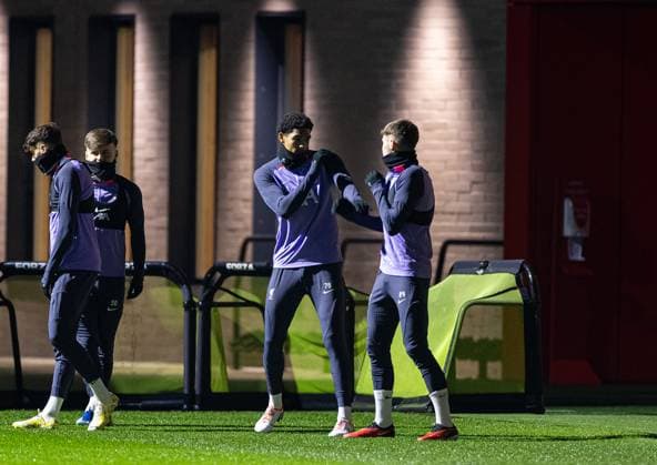 Football - UEFA Europa League - Group E - Liverpool FC v LASK - MD-1 LIVERPOOL, ENGLAND - Wednesday, November 29, 2023: Liverpool s Jarell Quansah (L) and Conor Bradley (R) spa during a training session at the AXA Training Centre ahead of the UEFA Europa League Group E match between Liverpool FC and LASK. (Photo by David Rawcliffe Propaganda) LIVERPOOL AXA Training Centre MERSEYSIDE ENGLAND  Copyright: xDavidxRawcliffex P2023-11-29-Liverpool_LASK_MD-1-53