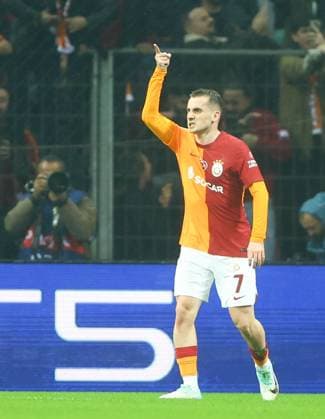 EDITORIAL USE ONLY No use with unauthorised audio, video, data, fixture lists, club league logos or live services. Online in-match use limited to 120 images, no video emulation. No use in betting, games or single club league player publications. Galatasaray v Manchester United, ManU UEFA Champions League, Group A, Football, RAMS Park, Istanbul, Turkiye - 29 Nov 2023 EDITORIAL USE ONLY No use with unauthorised audio, video, data, fixture lists, club league logos or live services. Online in-match use limited to 120 images, no video emulation. No use in betting, games or single club league player publications. Copyright: xKieranxMcManus Shutterstockx 14232507cb