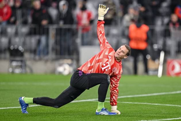 29.11.2023, Munich, Germany, Allianz Arena, Bayern Muenchen vs FC Kopenhagen - UEFA Champions League 2023 2024 - Group A, Torwart Manuel Neuer (FC Bayern Muenchen) beim aufwaermen (Foto H. Langer) Munich Allianz Arena Germany