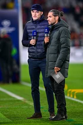 Thomas Tuchel (Cheftrainer, FC Bayern München, FCB) beim Interview, TV, Fernsehen, Mikrofon, 29.11.2023, München (Deutschland), Fussball, UEFA Champions League, Gruppenphase, FC Bayern München - FC Kopenhagen
